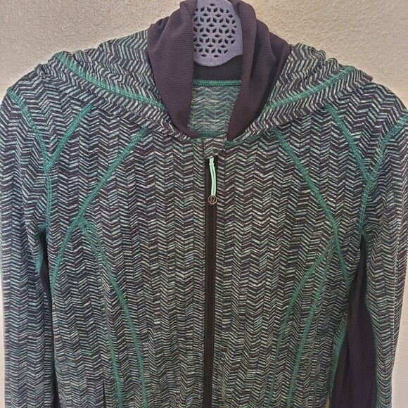 Lululemon Athletica Daily Practice Green Chevron Hooded Full Zip Jacket 10 - Picture 2 of 12